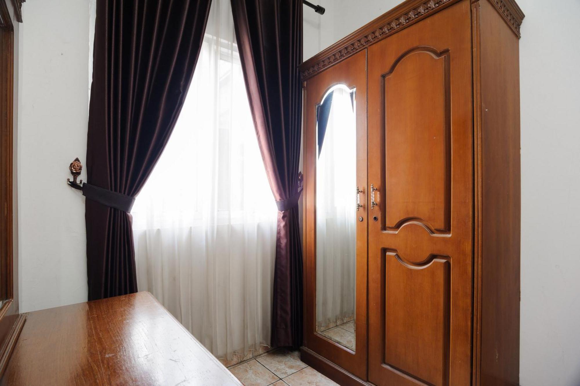 Reddoorz Syariah Near Aeon Mall Tanjung Barat Jakarta Exterior photo